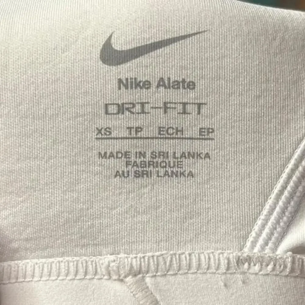 Nike alate dri